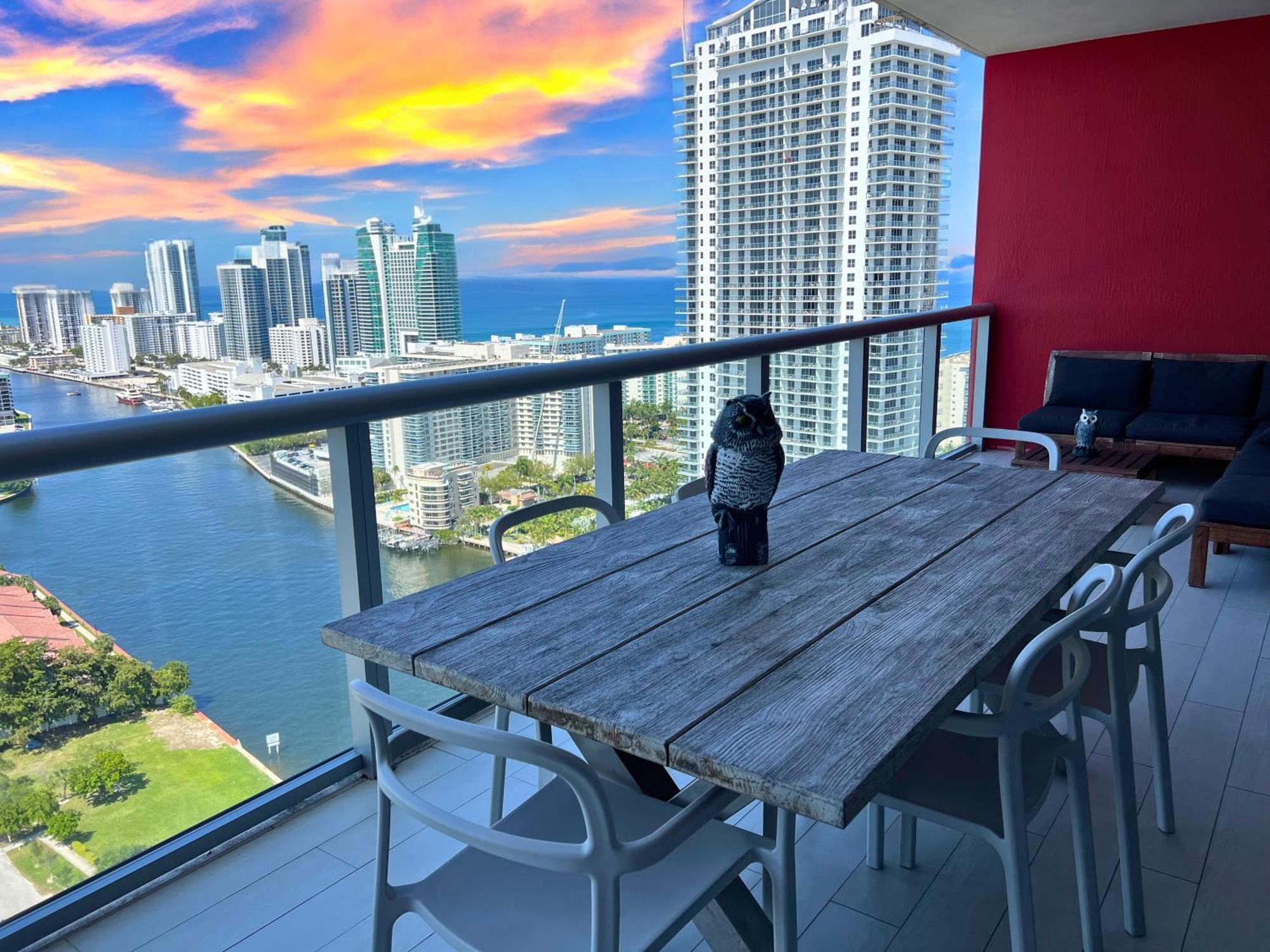Mvr Apartments At Beachwalk Resort Hallandale Beach Exteriér fotografie
