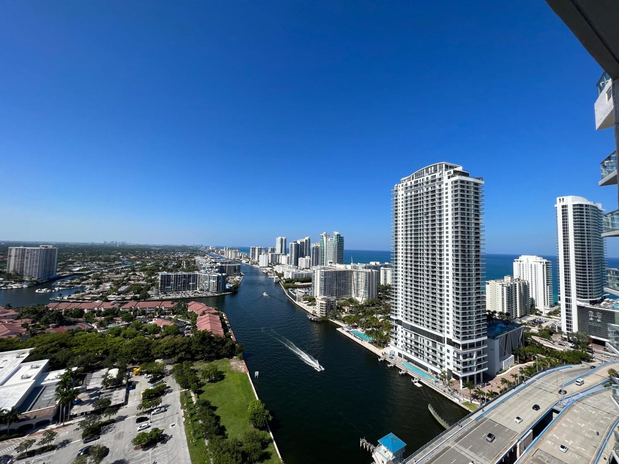 Mvr Apartments At Beachwalk Resort Hallandale Beach Exteriér fotografie