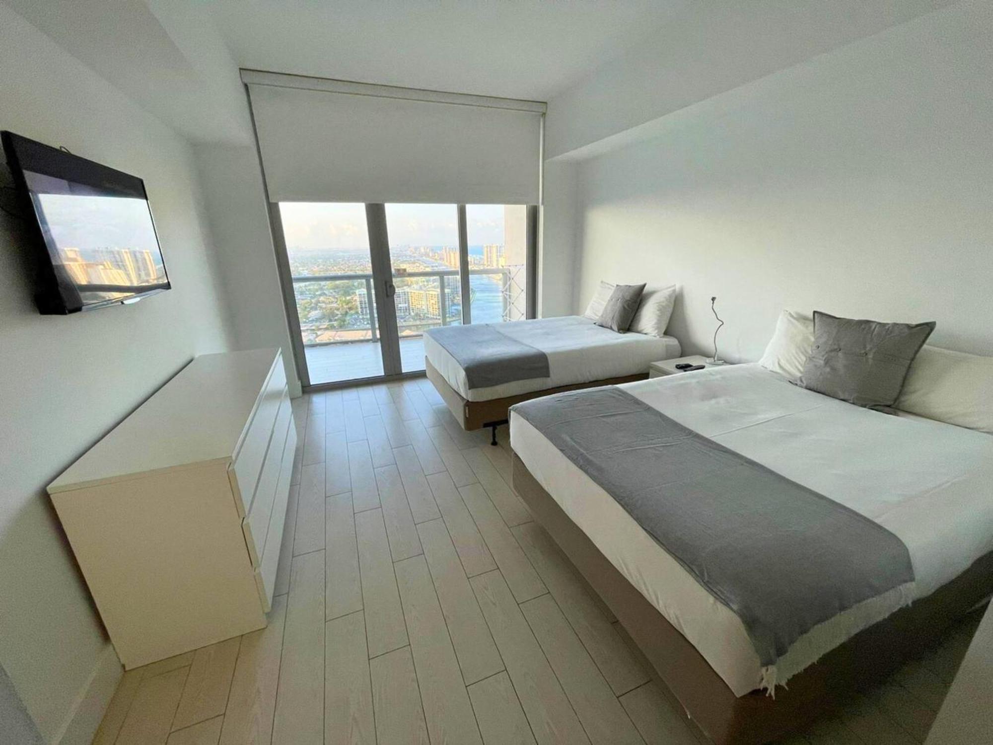 Mvr Apartments At Beachwalk Resort Hallandale Beach Exteriér fotografie