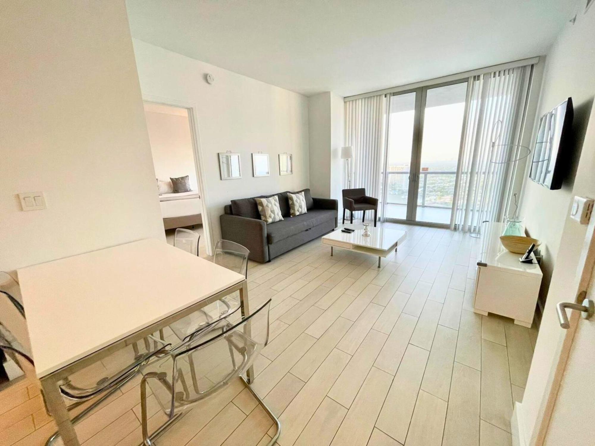 Mvr Apartments At Beachwalk Resort Hallandale Beach Exteriér fotografie