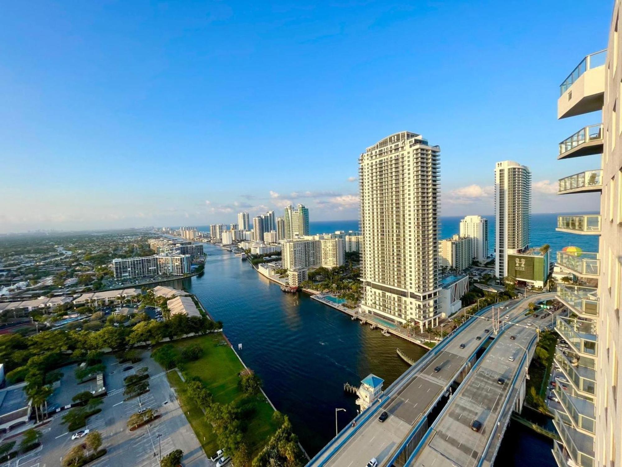Mvr Apartments At Beachwalk Resort Hallandale Beach Exteriér fotografie