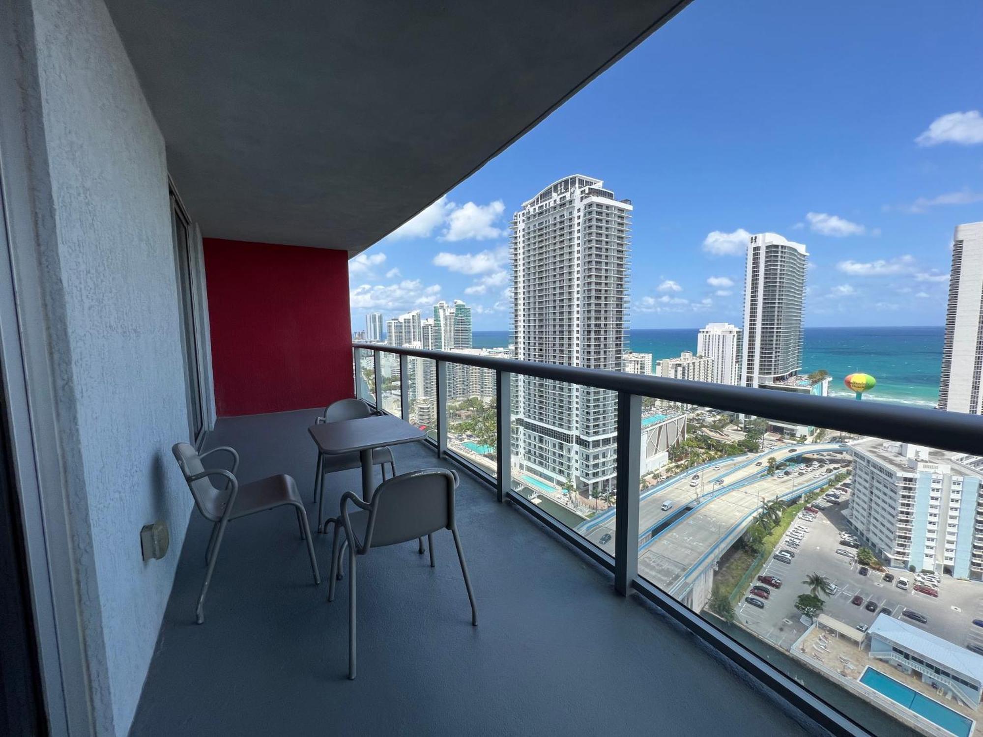 Mvr Apartments At Beachwalk Resort Hallandale Beach Exteriér fotografie
