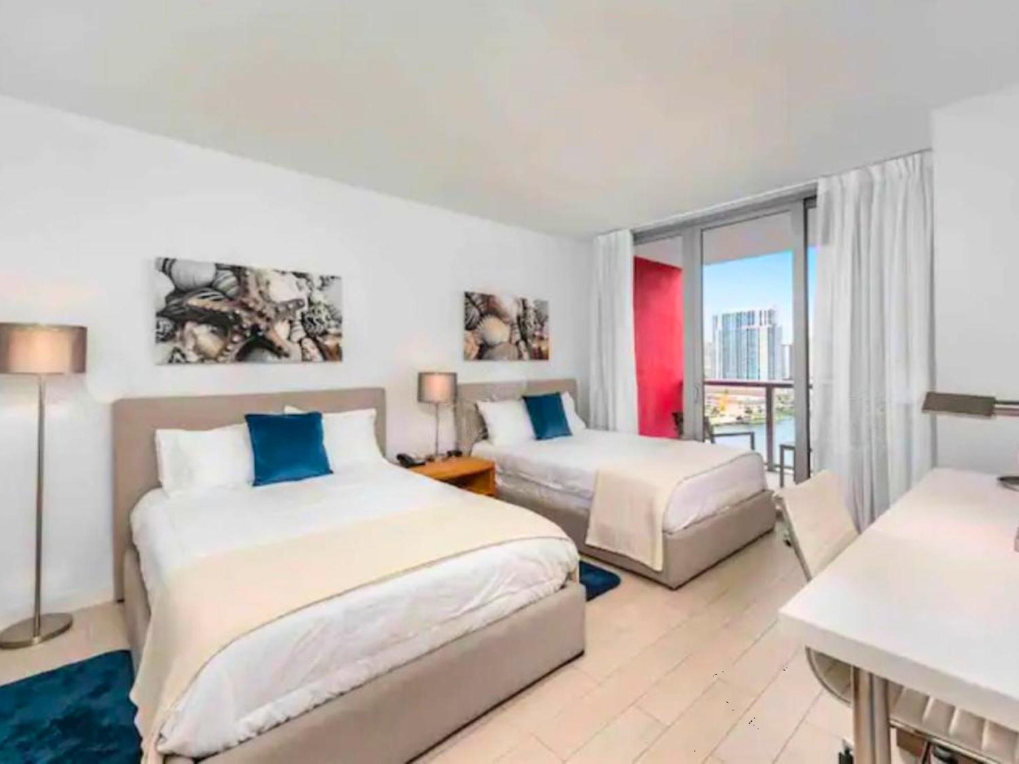 Mvr Apartments At Beachwalk Resort Hallandale Beach Exteriér fotografie