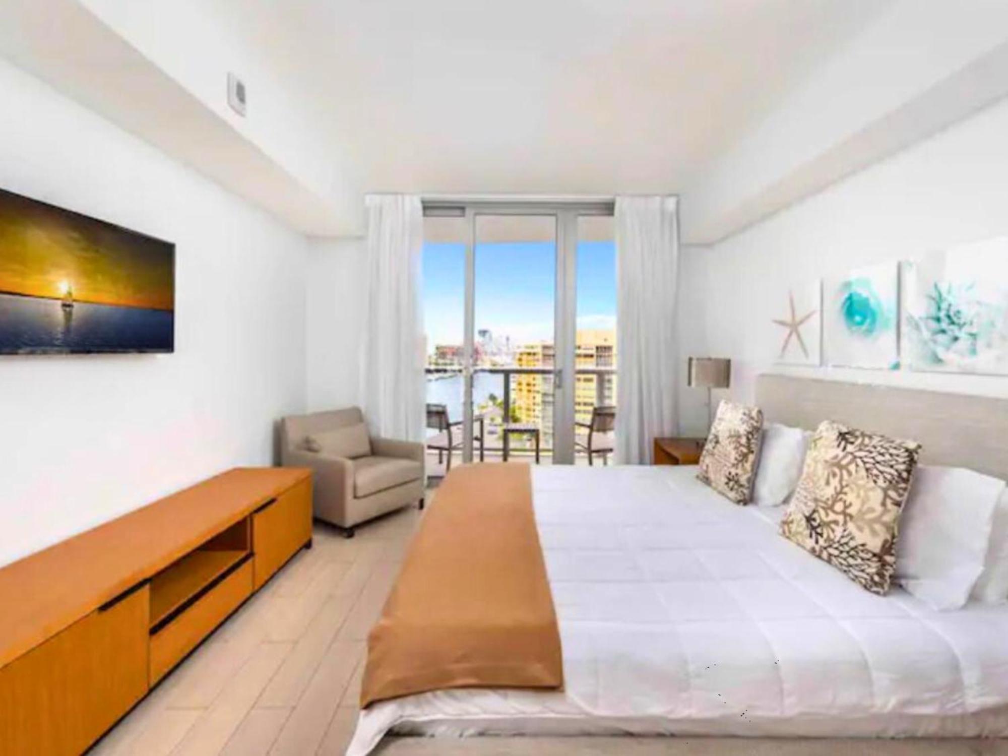 Mvr Apartments At Beachwalk Resort Hallandale Beach Exteriér fotografie