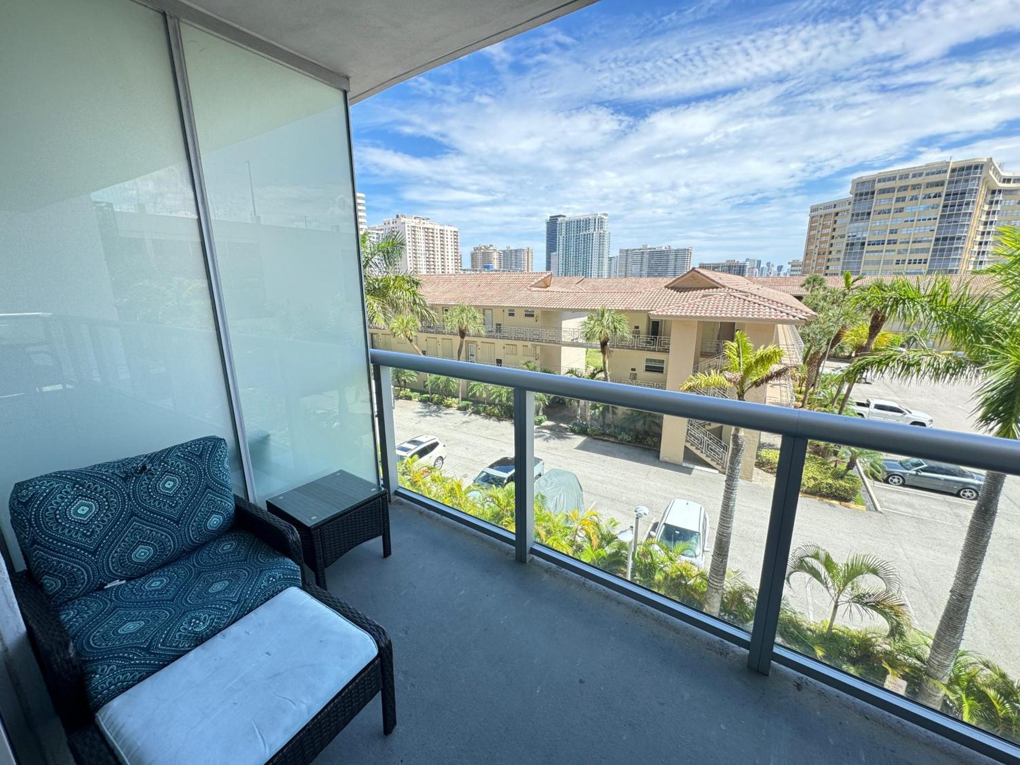 Mvr Apartments At Beachwalk Resort Hallandale Beach Exteriér fotografie