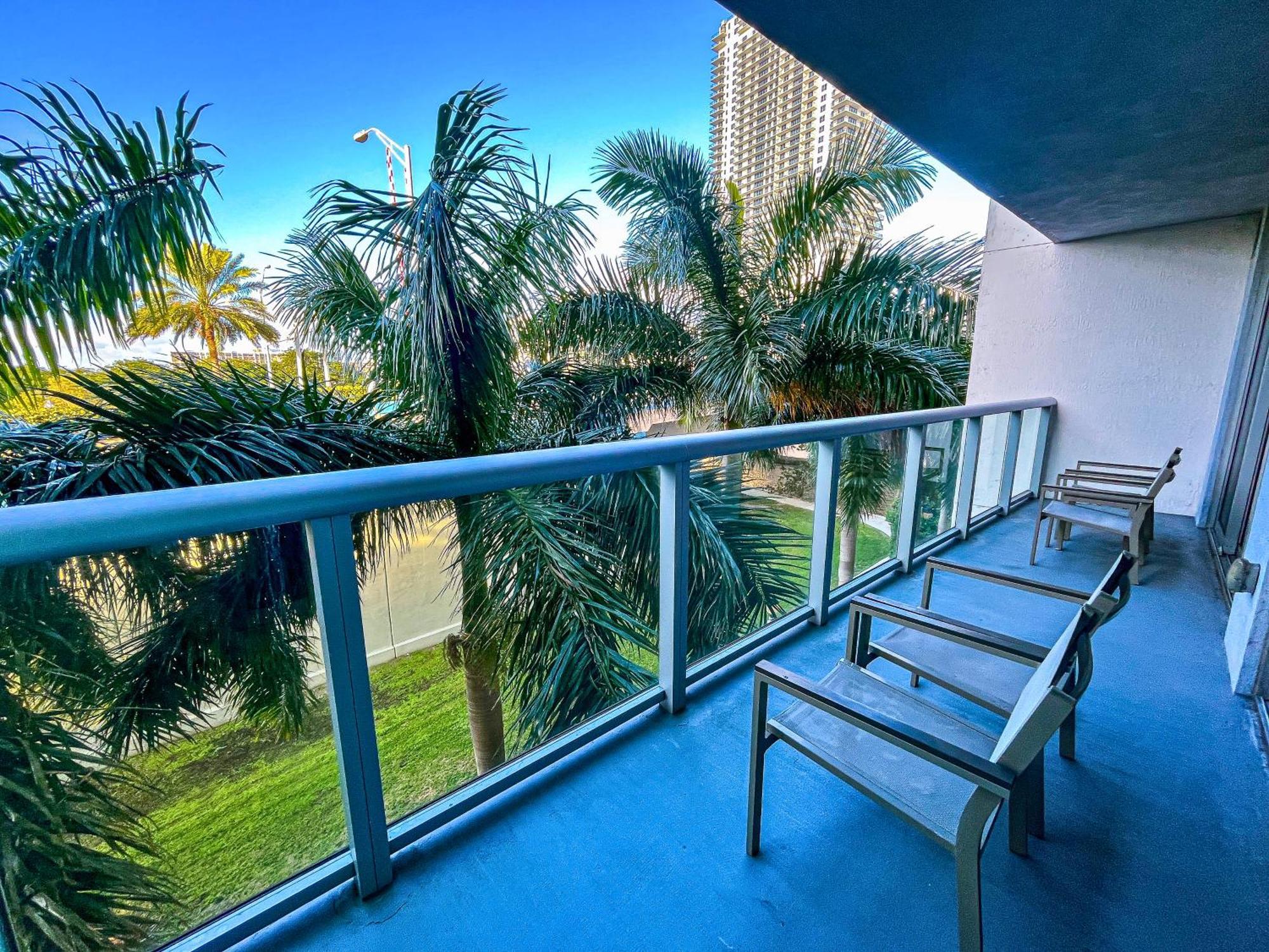 Mvr Apartments At Beachwalk Resort Hallandale Beach Exteriér fotografie