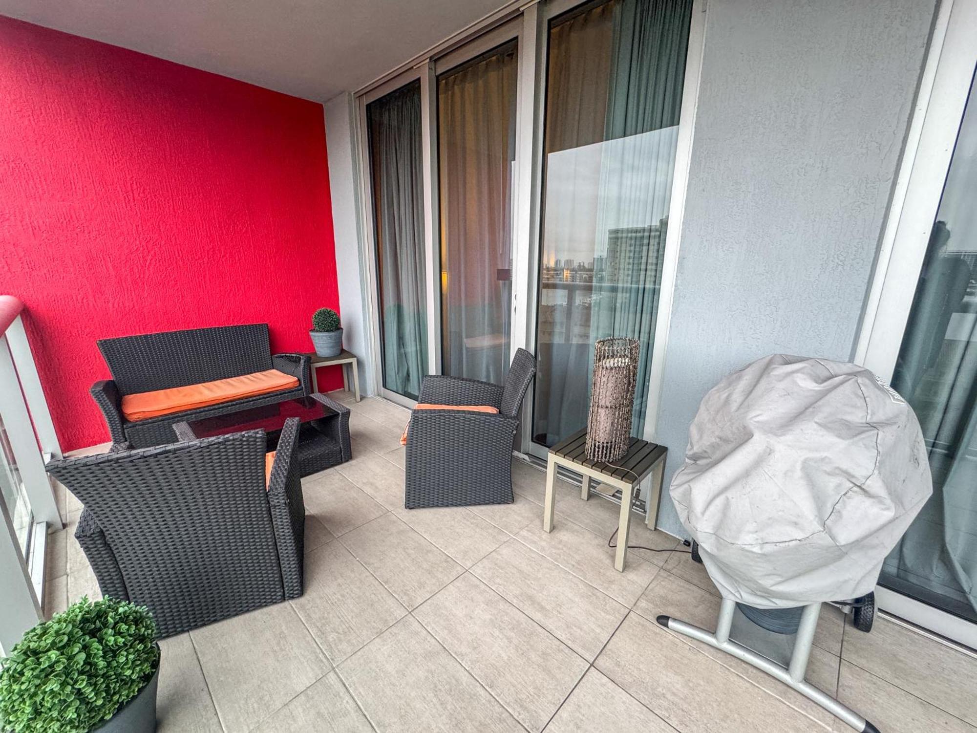 Mvr Apartments At Beachwalk Resort Hallandale Beach Exteriér fotografie